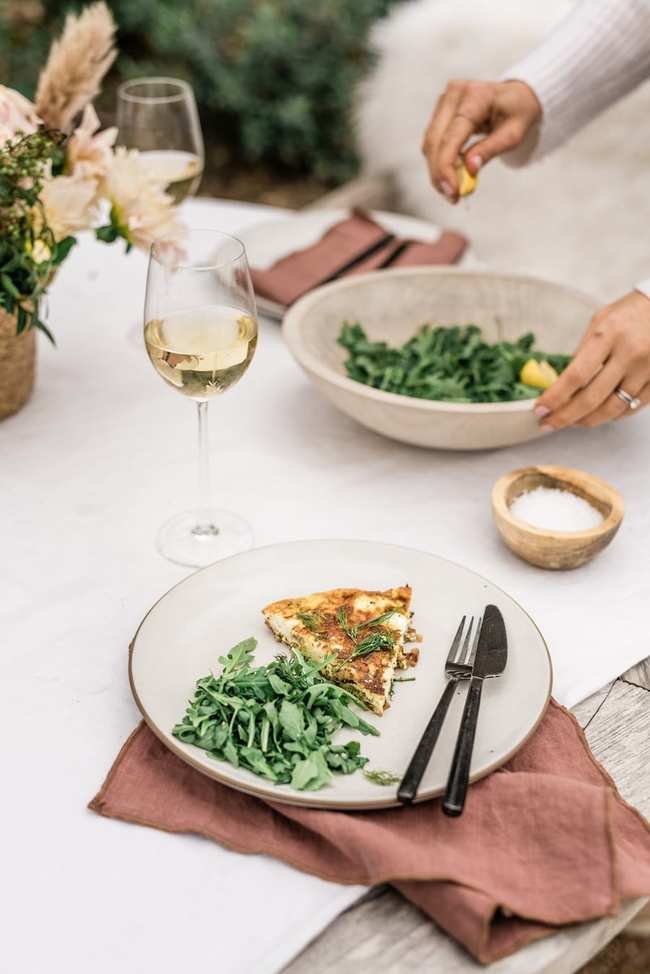 frittata with red pepper, spinach, goat cheese