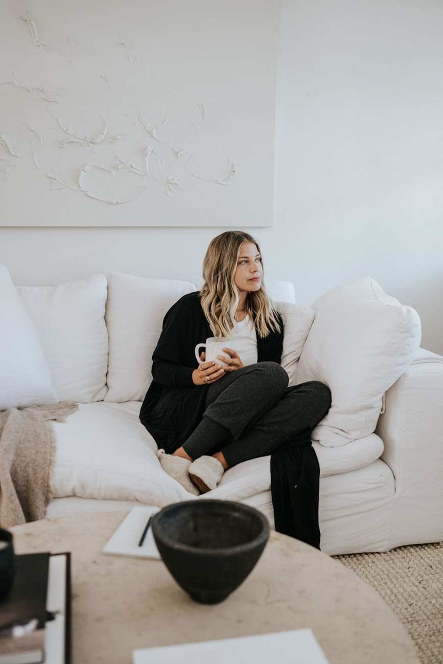 Embrace a Social Media Detox This Holiday Season for True Joy