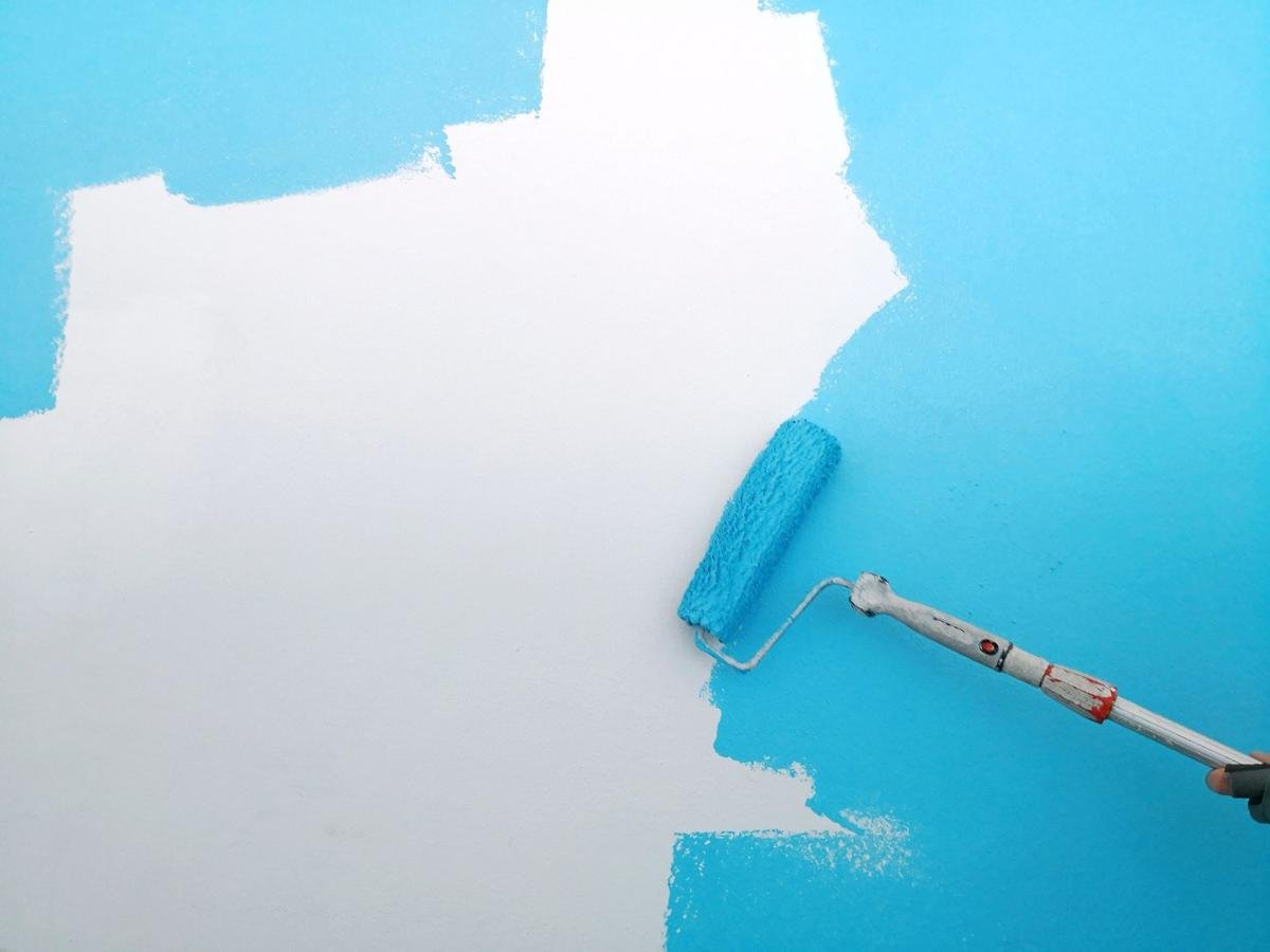 Mastering Roller Painting: 10 Essential Tips for a Flawless Finish
