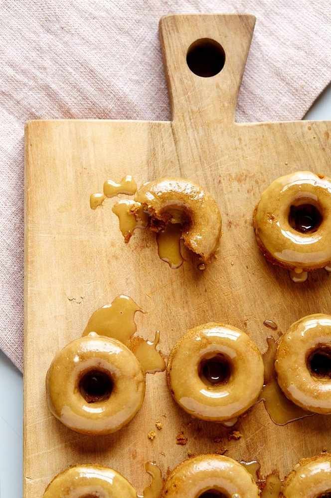 Delicious Maple Molasses Donuts for Fall Mornings