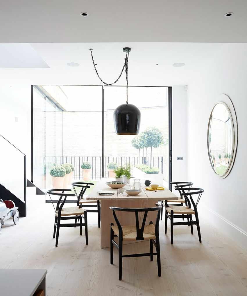 Decorating with black and white