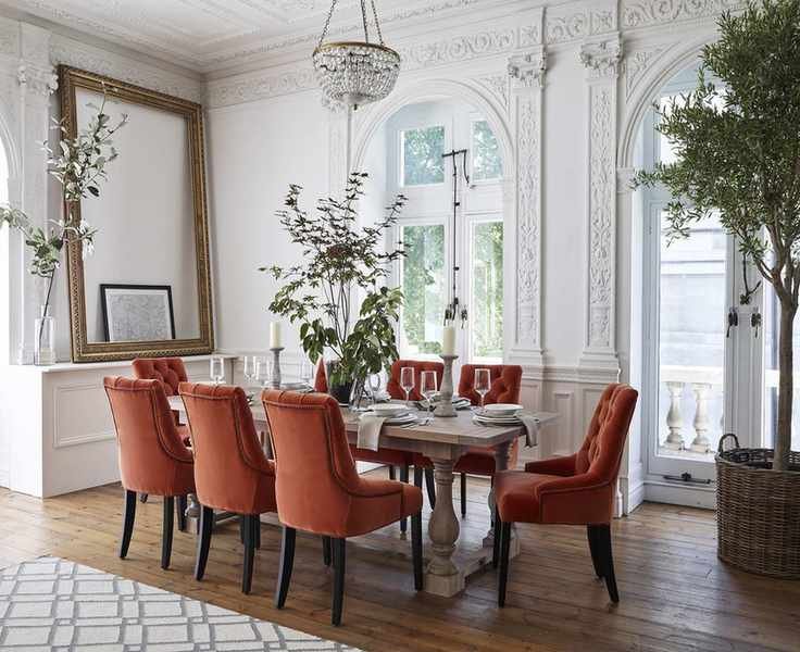 Neptune Large Balmoral table with upholstered Henley dining chairs