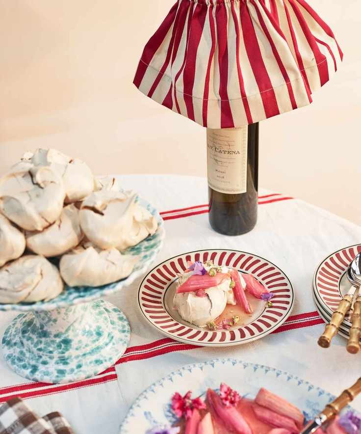 Dining table styling
