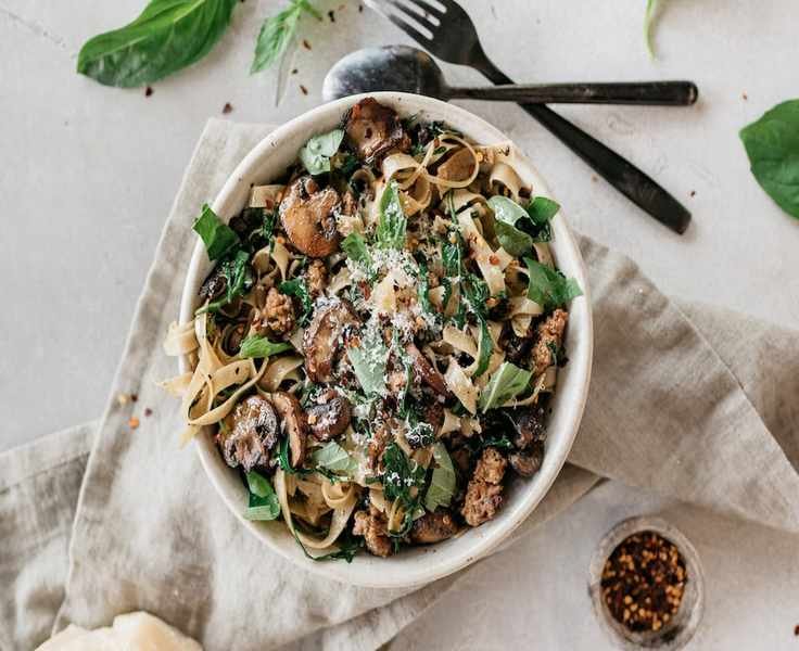 Quick Garlicky Mushroom Pasta with Sausage and Arugula in 30 Minutes