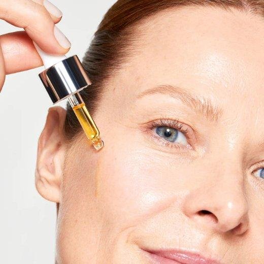 Revitalize Your Skin: Vitamin C Pro-Collagen Serum for Radiance