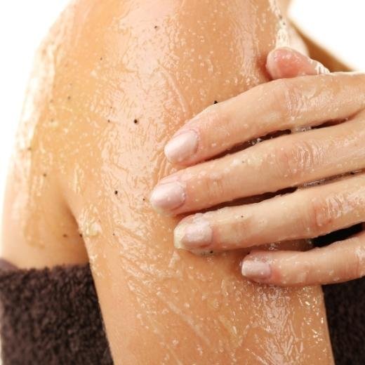 Body Scrubs and Dry Brushing: Your Home Exfoliation Showdown