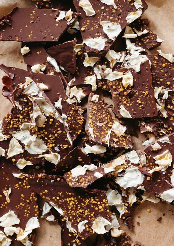Rose Dark Chocolate Bark: A Floral and Crunchy Delight
