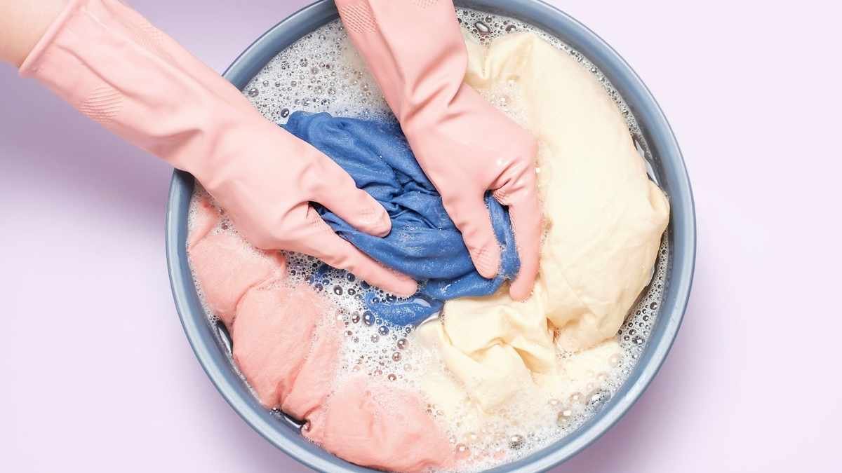 9 Common Handwashing Laundry Blunders and How to Fix Them