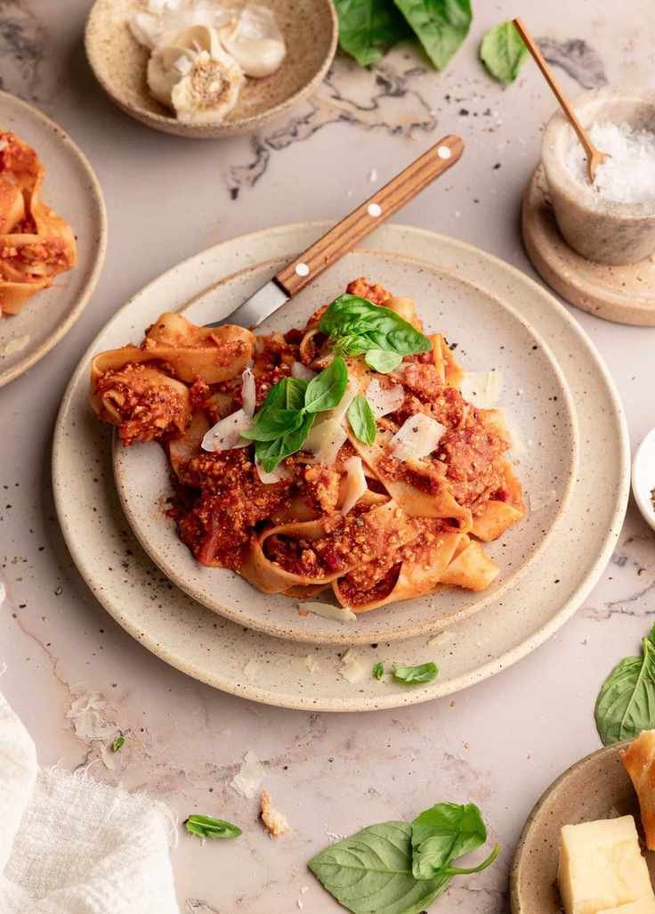 Vegan Mushroom Bolognese: A Perfect Comfort Dish for Fall Evenings