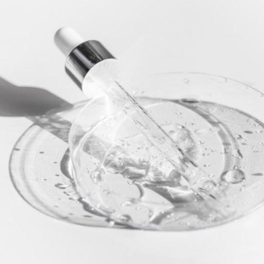 Exploring the Advantages of Hyaluronic Acid in Skincare