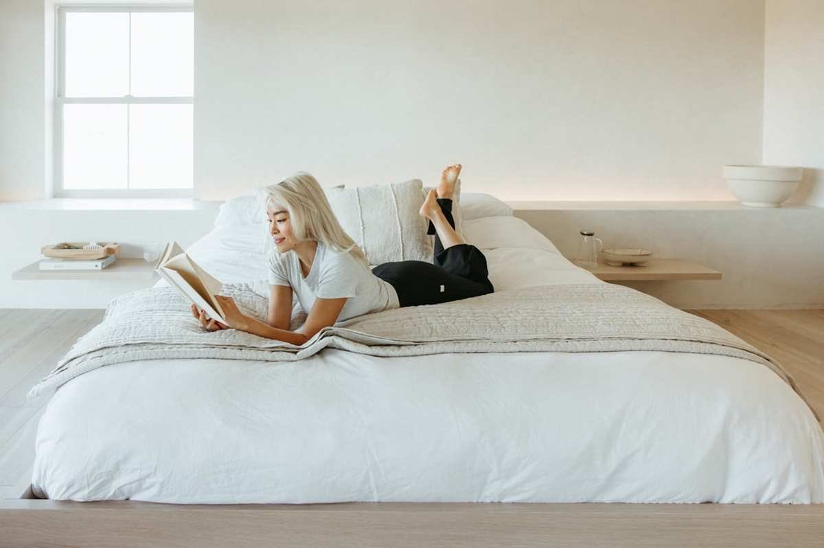 5 Items to Eliminate from Your Bedroom for a Refreshing Atmosphere