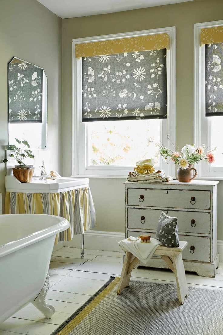 Bathroom with a pelmet