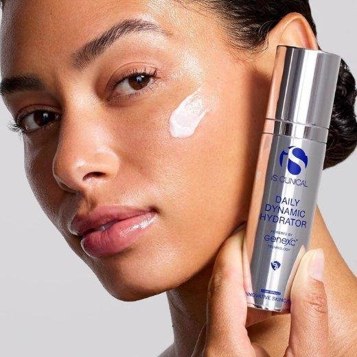 Daily Dynamic Hydrator: A Multi-Functional Moisturizer for Radiant Skin