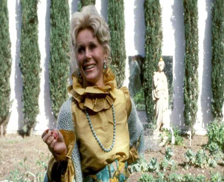 Eva Gabor's 1981 Garden: Stylish Privacy Planting Tips from Experts