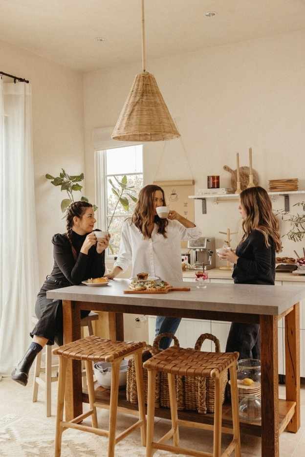 Women drinking coffee_symptoms of perimenopause