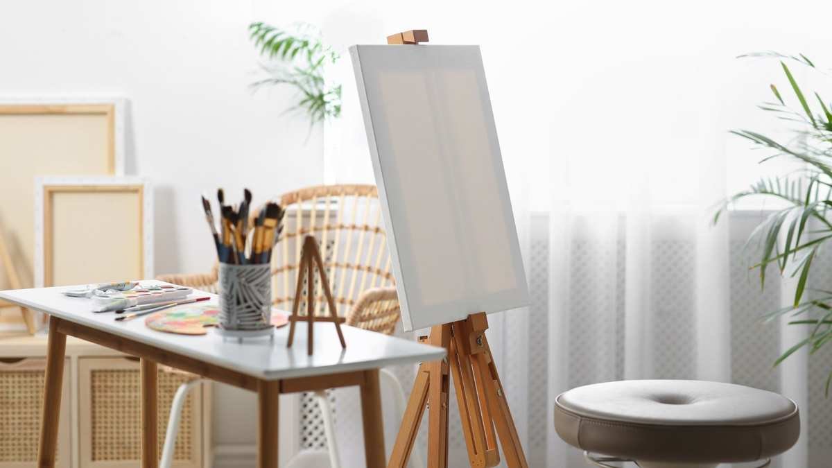 10 Expert Tips for Organizing Your Craft Room Effectively