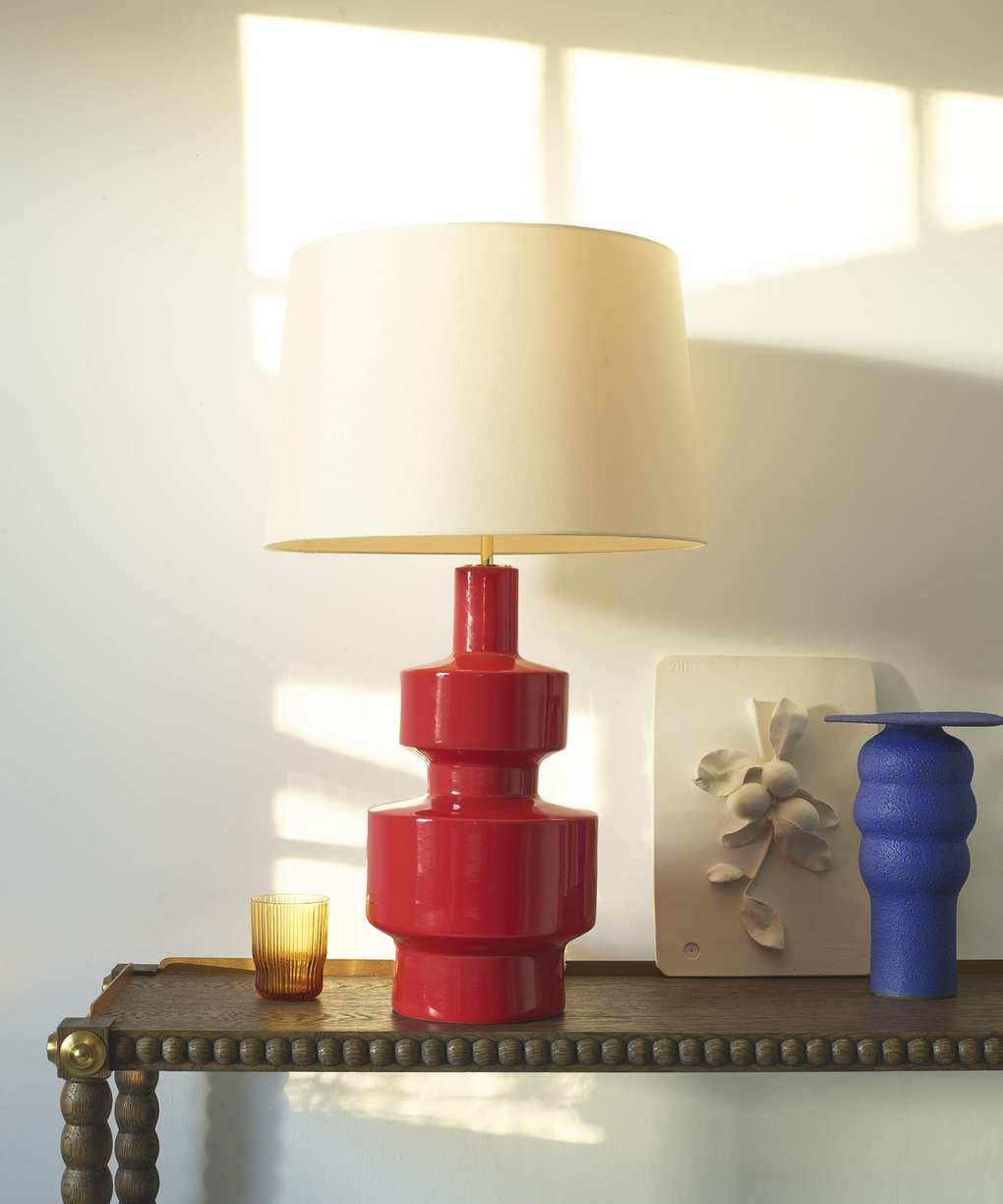 Decorating with primaries - red lamp on console
