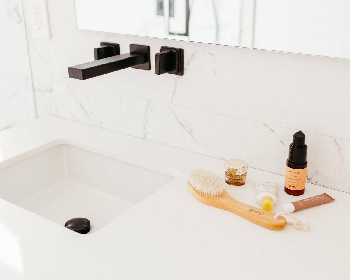 20 Simple Bathroom Counter Organization Tips for a Clutter-Free Space