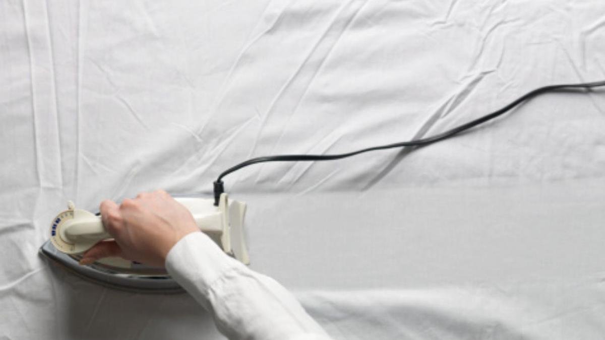 The Ultimate Guide to Effortlessly Removing Wrinkles from Clothes