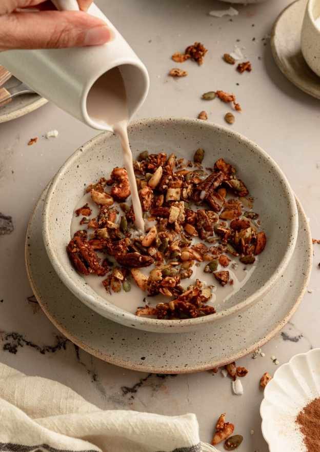 Irresistible Pumpkin Spice Granola Recipe to Embrace Fall Flavors