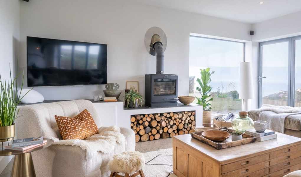 Cleaning Your TV Screen: 4 Essential Steps for a Crystal Clear View