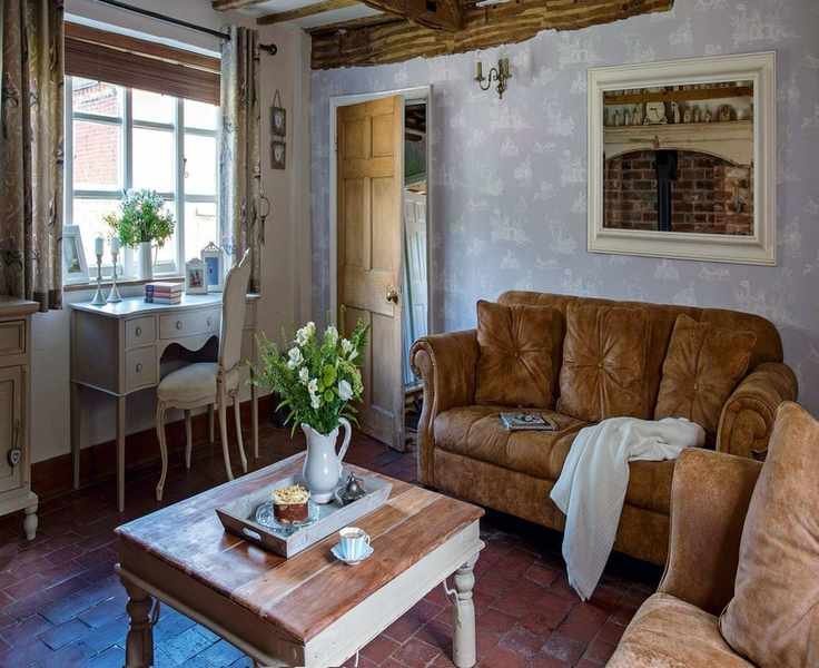 Essential Steps for Cleaning Your Leather Couch Effectively