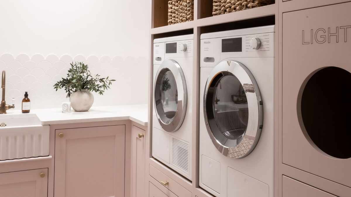 6 Reasons to Rethink Dryer Sheets and Eco-Friendly Alternatives