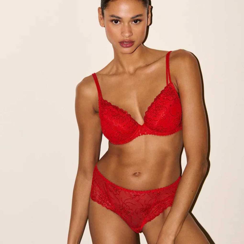 Top Full Coverage Bras for Heavy Breasts: Lift and Support
