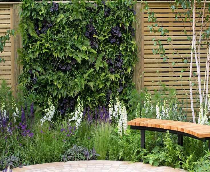 Trellis fence with a living wall design