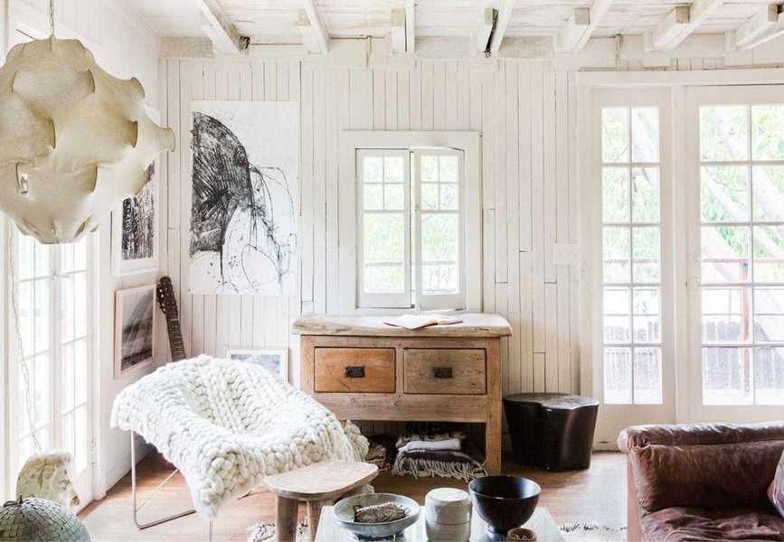 Neutrals Maintain Their Charm in 2026 as Bold Colors Rise in Popularity