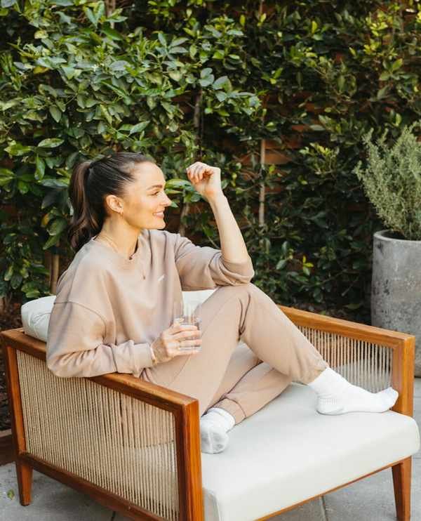 Balance Your Hormones Naturally: A Nutritionist's Comprehensive Strategy