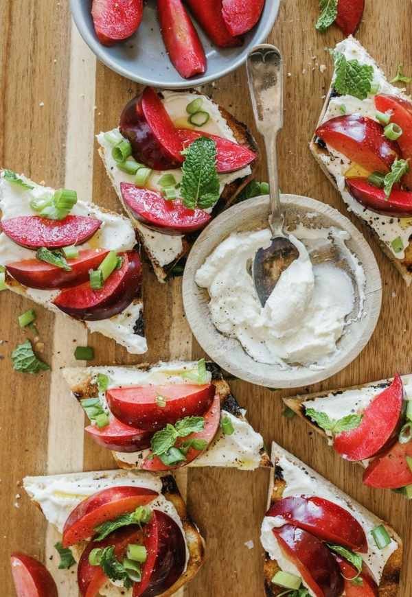 ricotta and plum bruschetta_easy make ahead appetizers