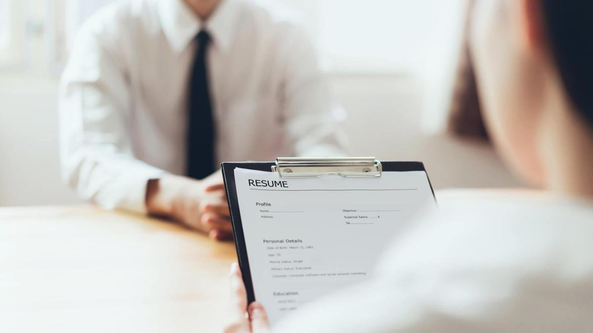 5 Resume Strategies for Women Reentering the Workforce