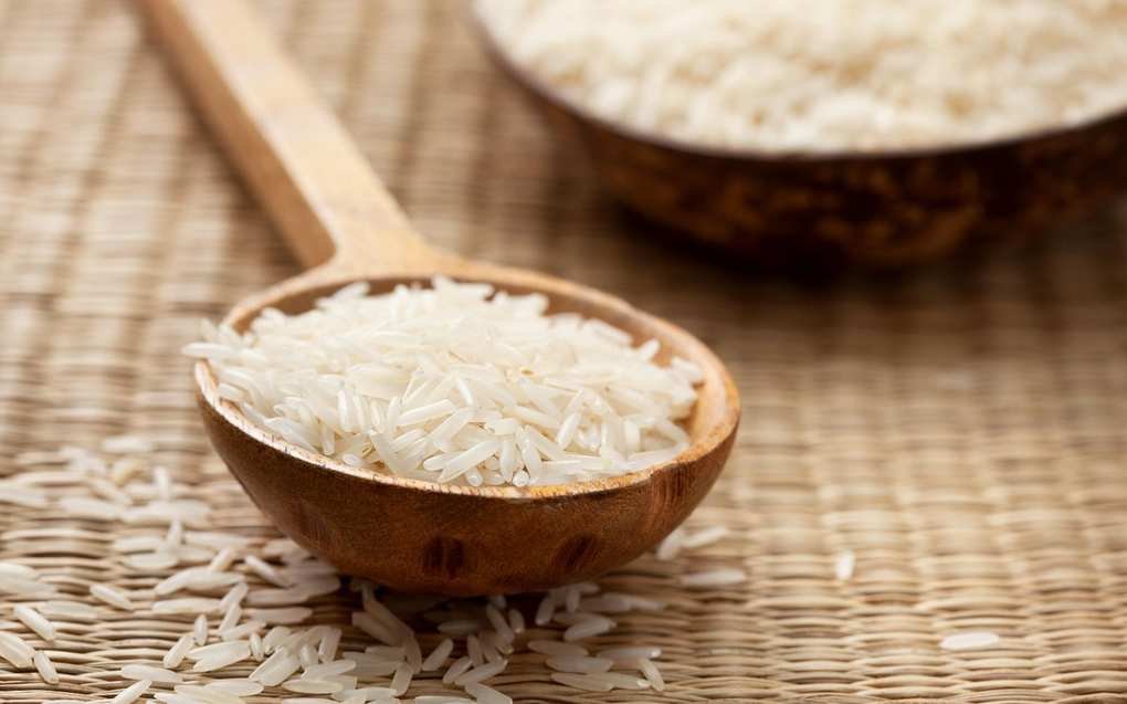 Sprinkling Rice at Home: A Ritual for Happiness and Prosperity