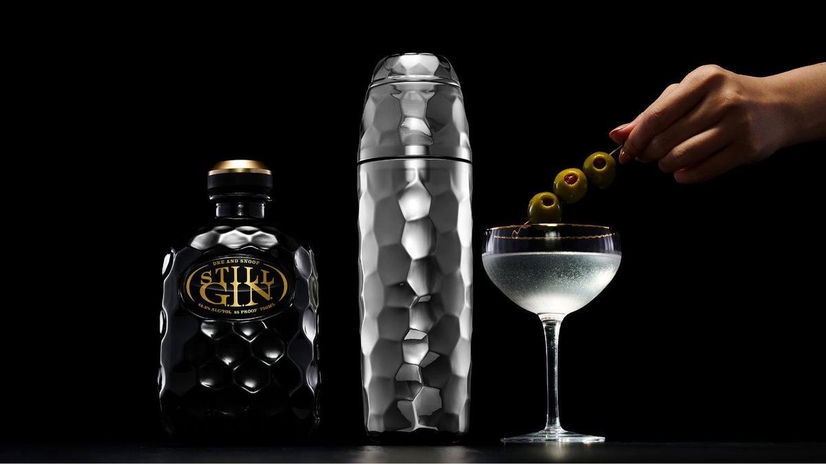 HexClad's Celebrity Cocktail Shaker Perfects Holiday Entertaining