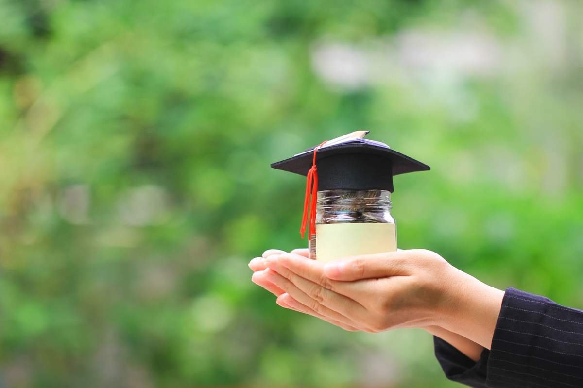 8 Effective Steps for Managing Your Student Loan Payments