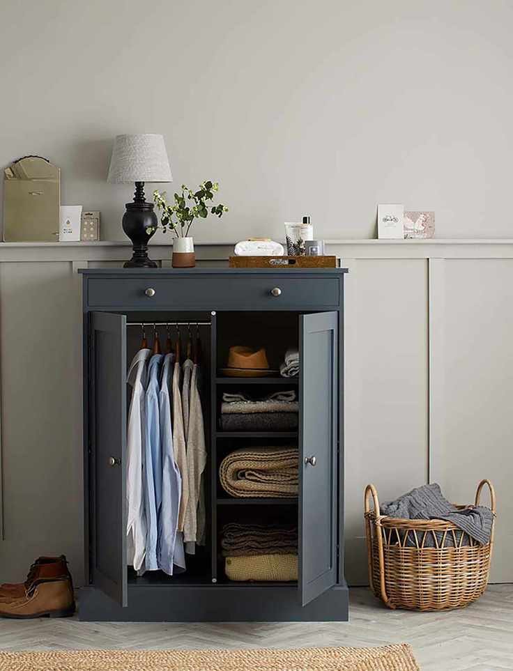 Portland small wardrobe