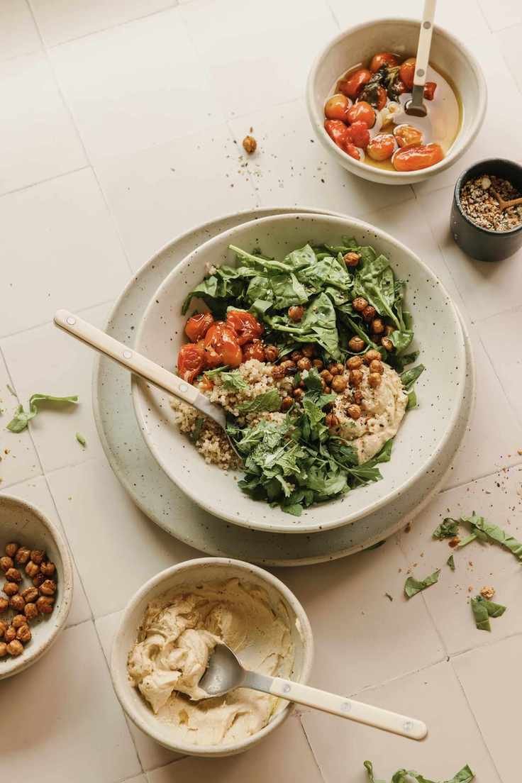 Mediterranean Quinoa Bowl: A Breakfast to Energize Your Mornings