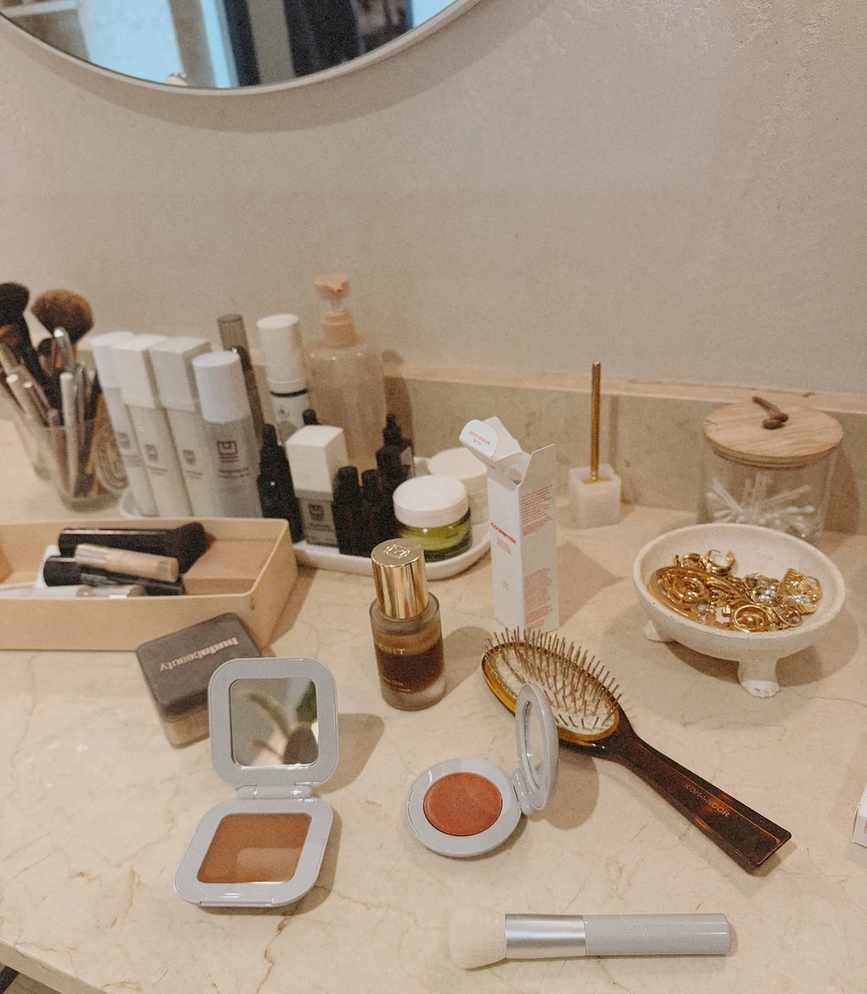 Quick and Easy 5-Minute Makeup Routine for Effortless Style