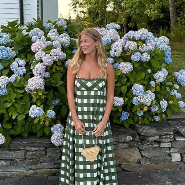 Stylish Summer Outfits for Effortless Hosting