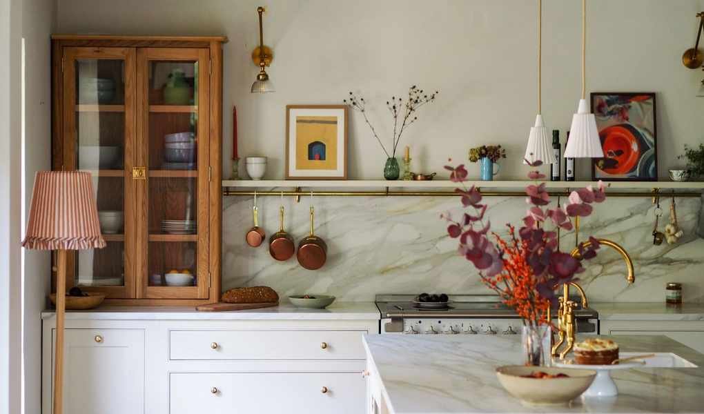 13 Transitional Kitchen Ideas That Harmonize Traditional and Modern Styles
