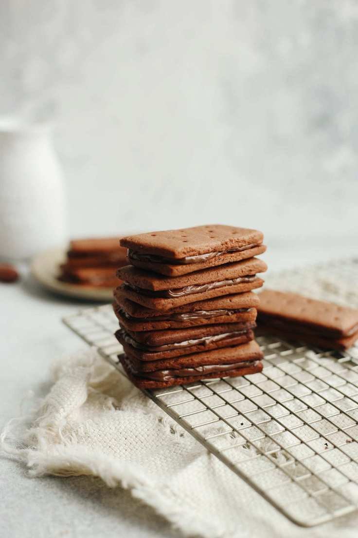 Bourbon Biscuit Sandwich Cookies: A Seasonal Delight to Savor