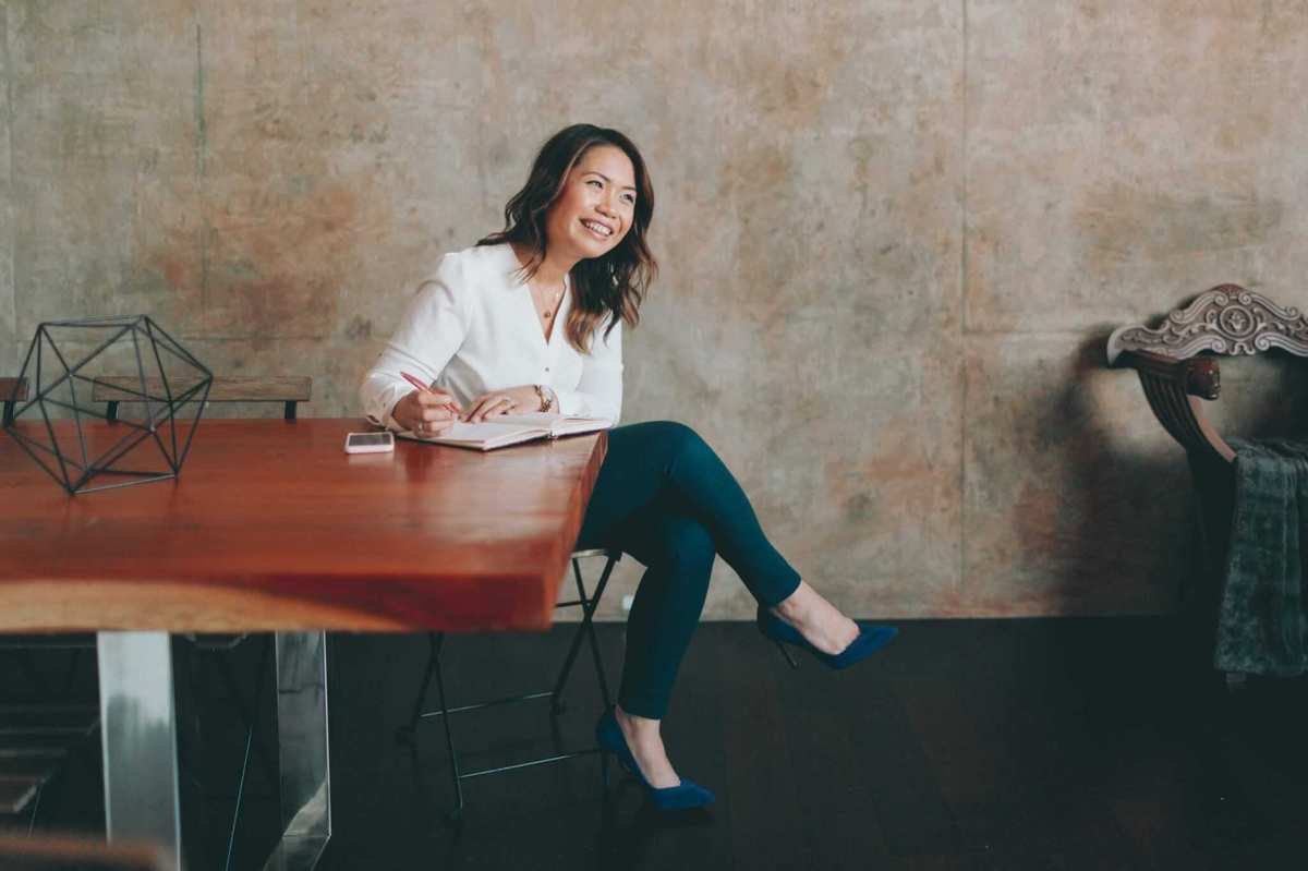 Women Outperform Men in Investing, Study Reveals