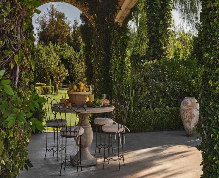 Transform Your Patio with Vintage Wrought Iron Furniture This Summer