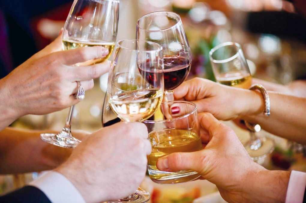 Crafting a Smart Holiday Budget for Festive Spending