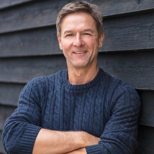 Men's Anti-Aging Skin Care: Essential Tips for a Youthful Look