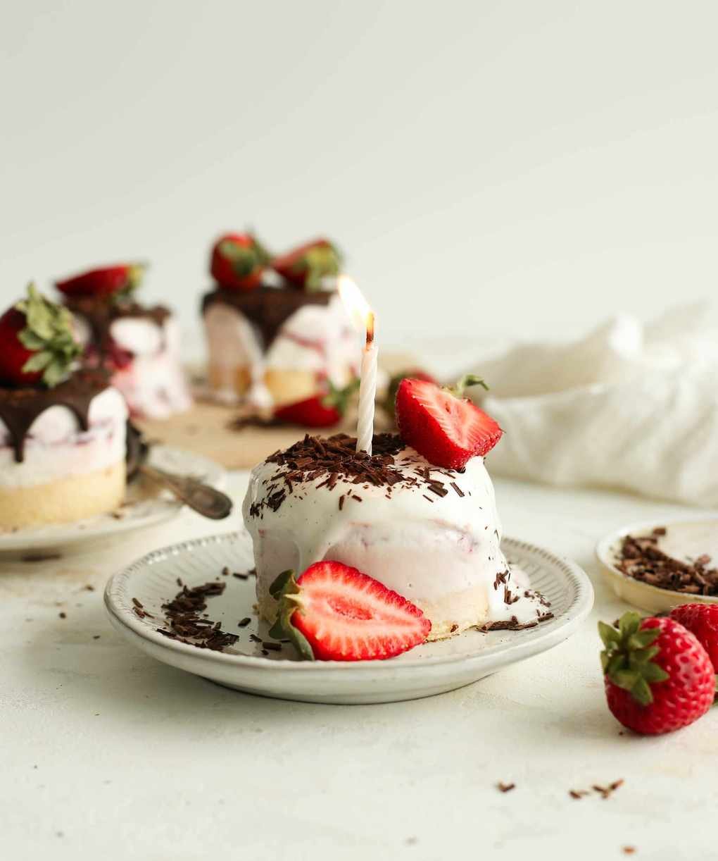 easy mini ice cream cake for celebrations