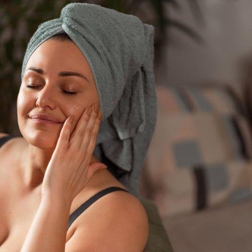 Achieving a Spa-Quality Facial Experience at Home