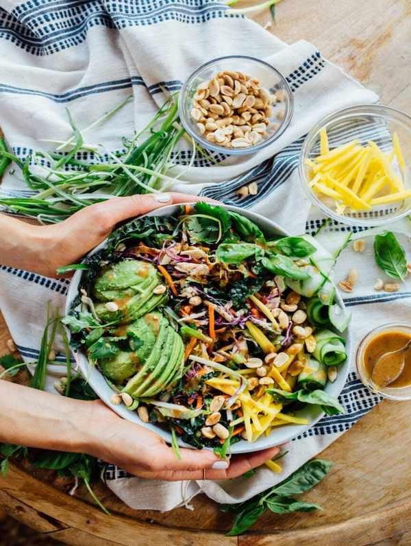 Delicious Thai Chicken Salad Recipe Perfect for Summer Evenings