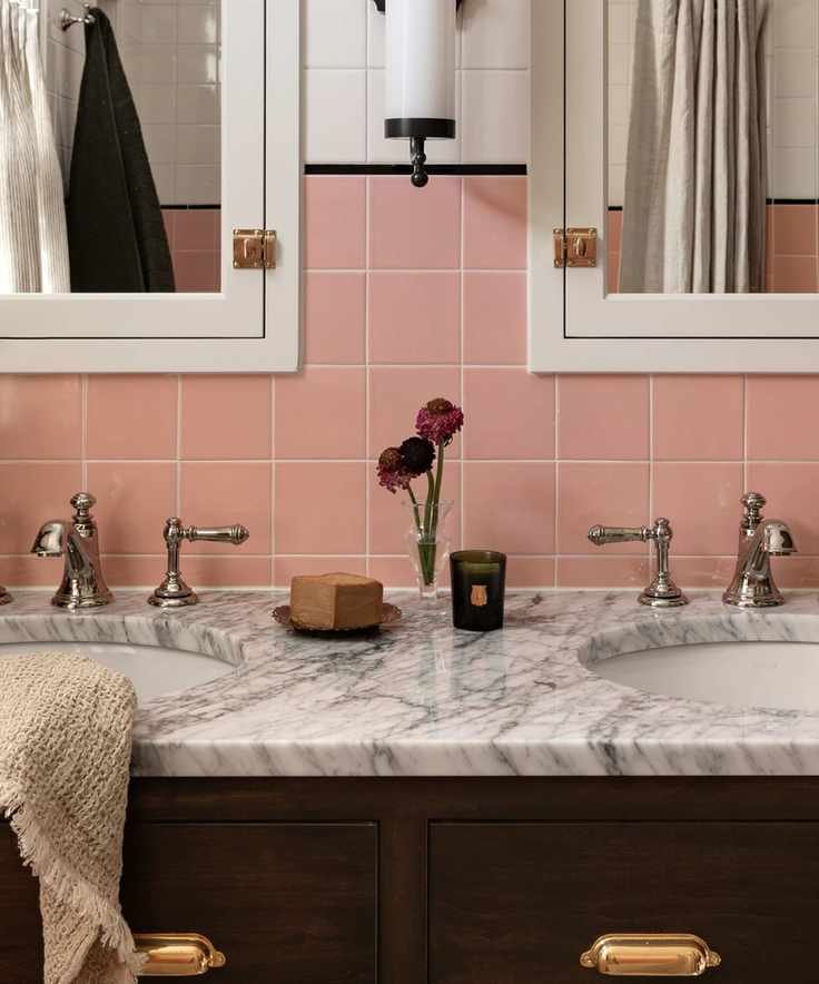 vintage style bathroom